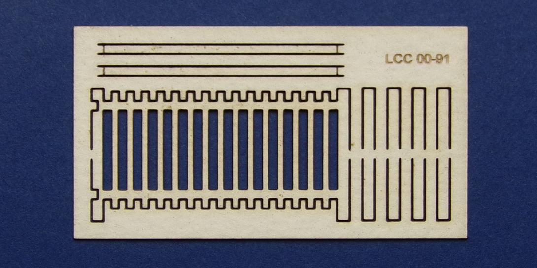 LCC 00-91 OO gauge fence type 1 - end unit Fence type 1 end unit. Can be used as a standalone unit or extended with LCC 00-90. 